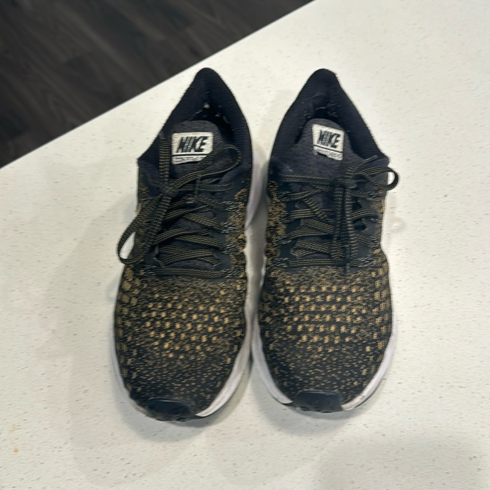 Nike zoom Pegasus 35 women’s size 7